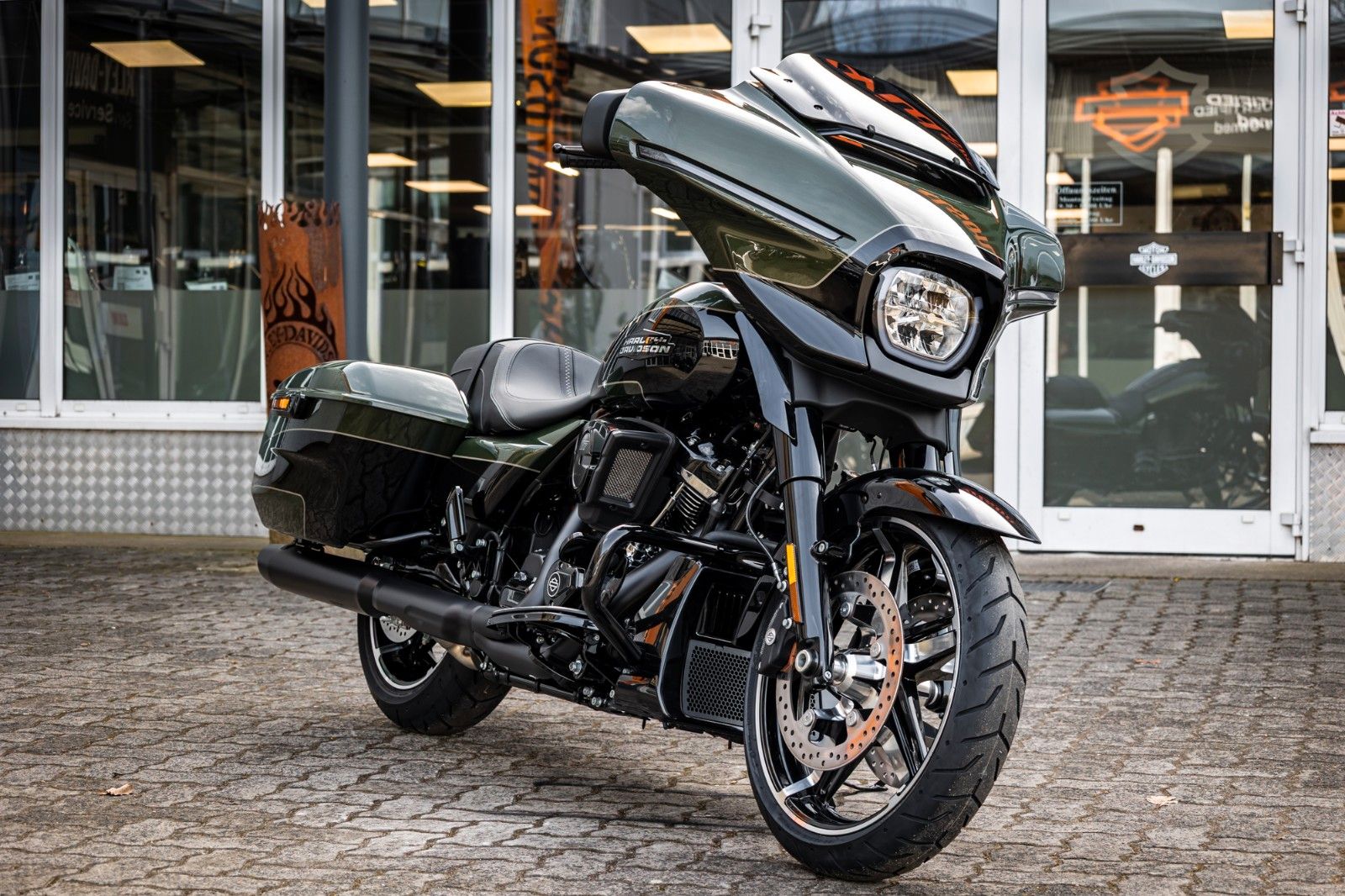 Fahrzeugabbildung Harley-Davidson Street Glide FLHX MY26 117 CUI