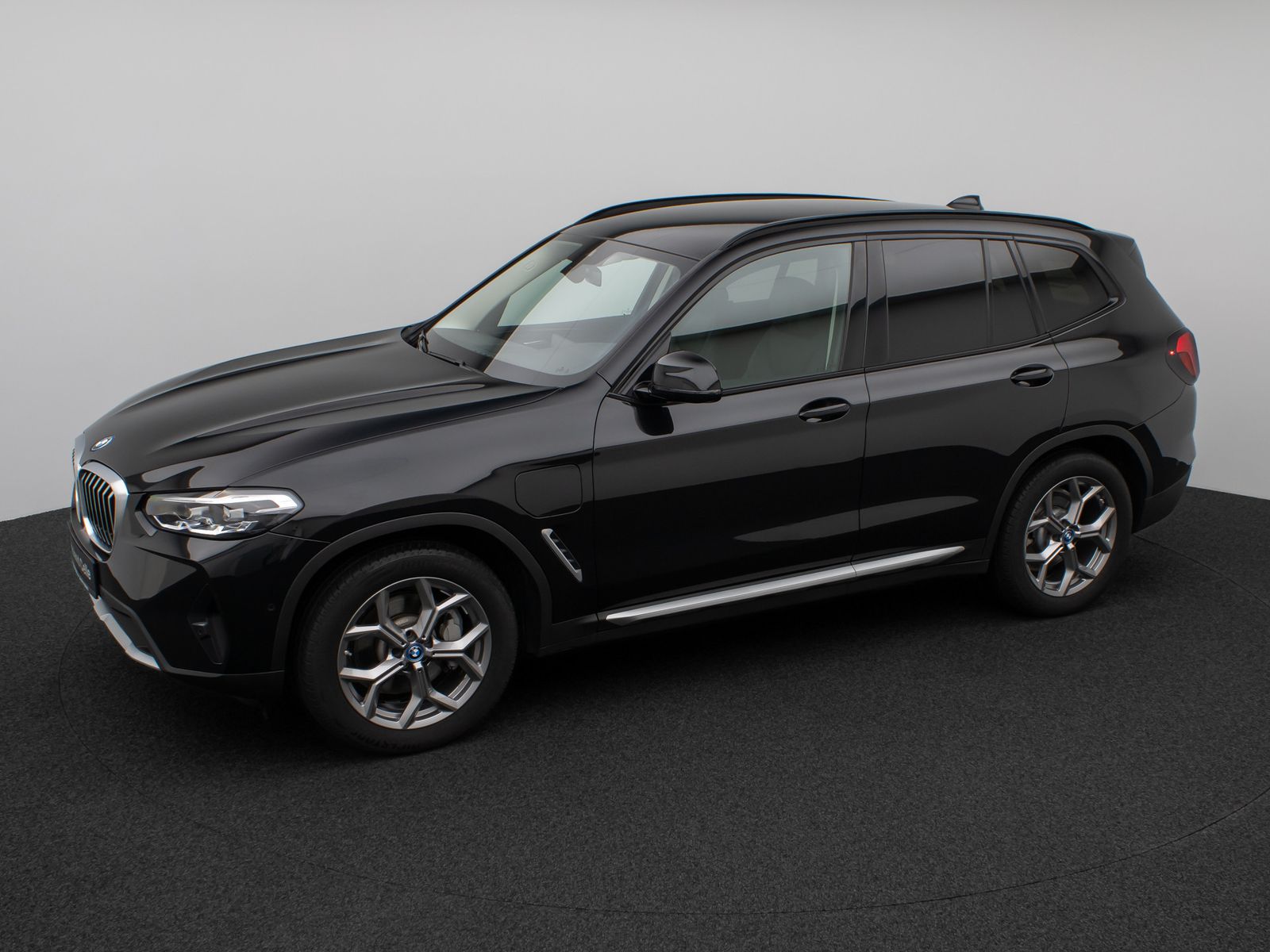 Fahrzeugabbildung BMW X3 xD30e Kamera DAB HiFi Komfort MSport 19Zoll