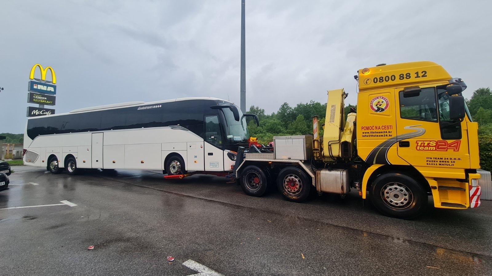 Iveco EUROSTAR 6X2 MIT KRAN UND ZACKLIFT BRILE LKW&BUS