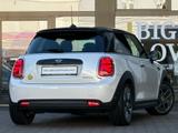 MINI Cooper SE Younique Trim Pano DA PA RFK HuD H/K - weiße MINI Cooper SE