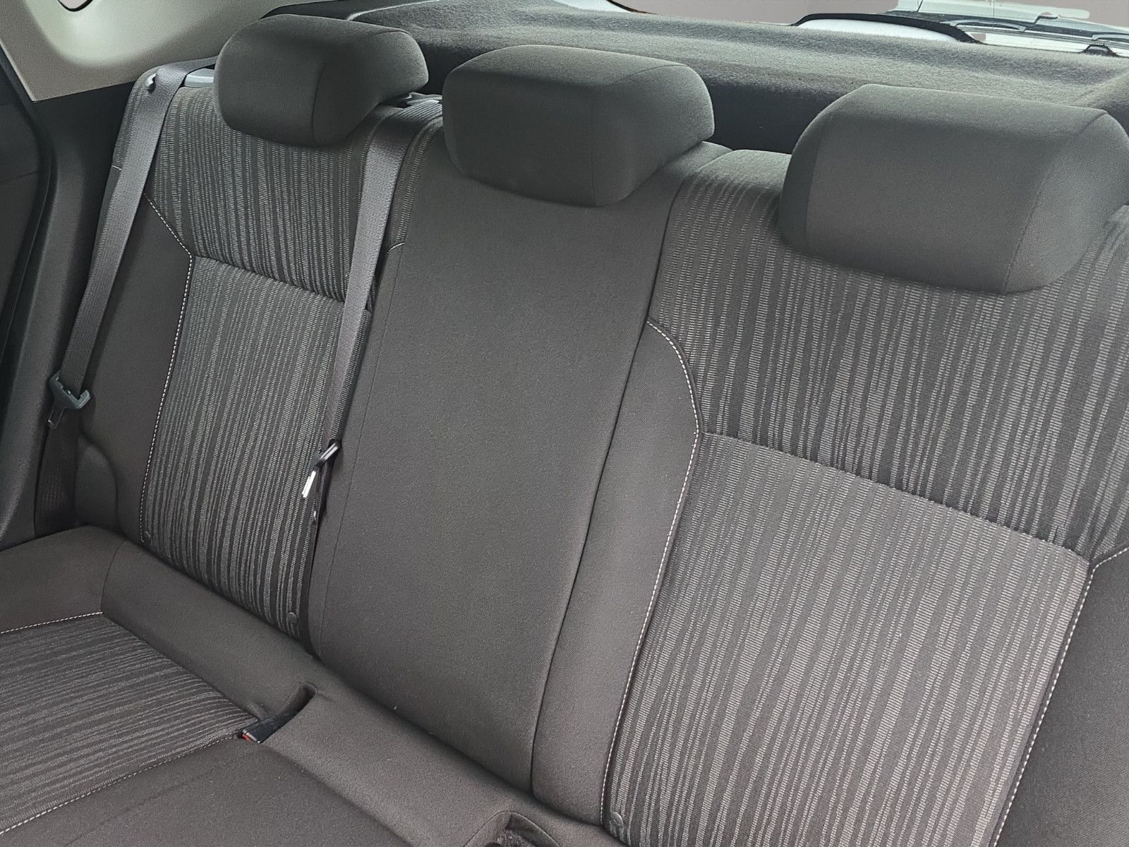 Fahrzeugabbildung Opel Astra J Lim. 5-trg Design Edition Klima Tempomat