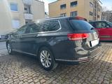 Volkswagen Passat Variant 2.0 TDI SCR DSG 4Motion - VW Passat Variant Gebrauchtwagen in München