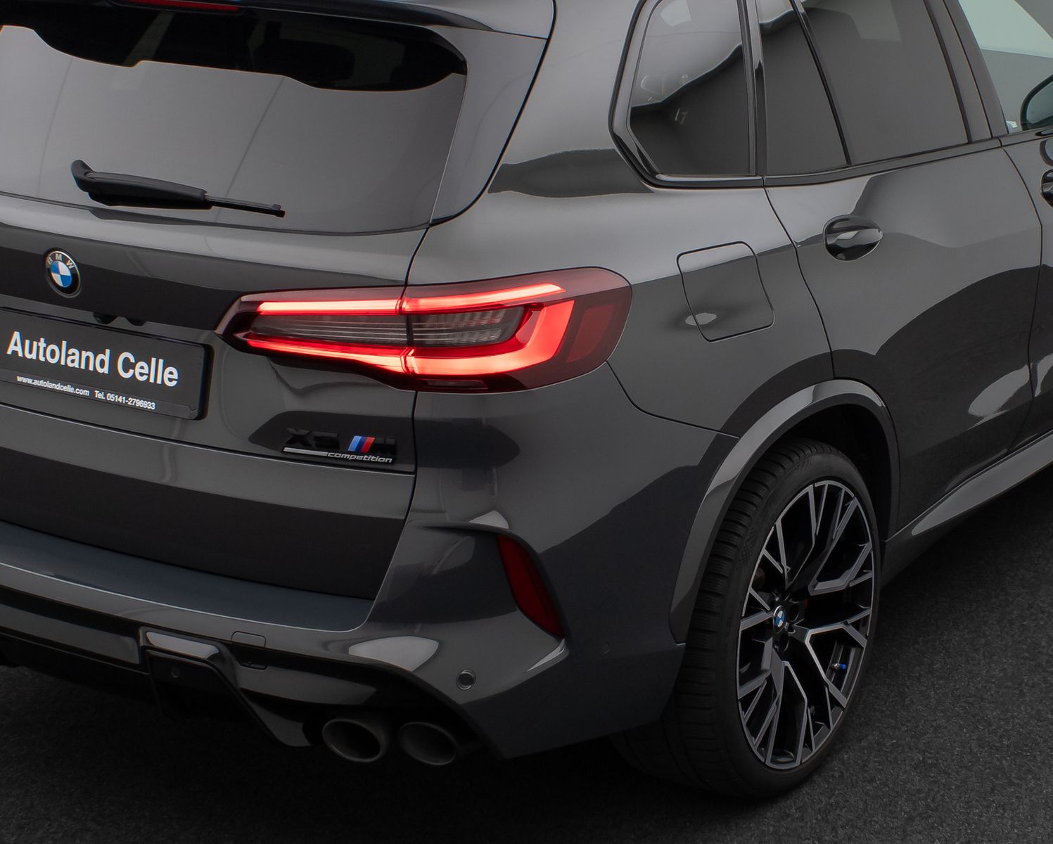 Fahrzeugabbildung BMW X5 M Competition Panorama Laser 360°DAB DisplKey