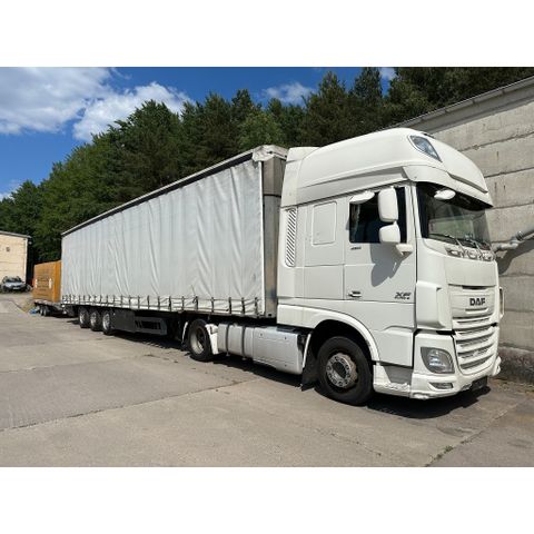 DAF XF 460 FT mit Auflieger Schmitz