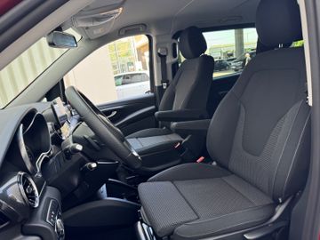 Mercedes V 220 - 5
