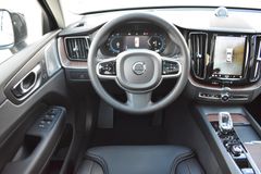 Fahrzeugabbildung Volvo XC60 B5 D AWD Ultimate Dark*STDHZG*360°*ACC*AHK