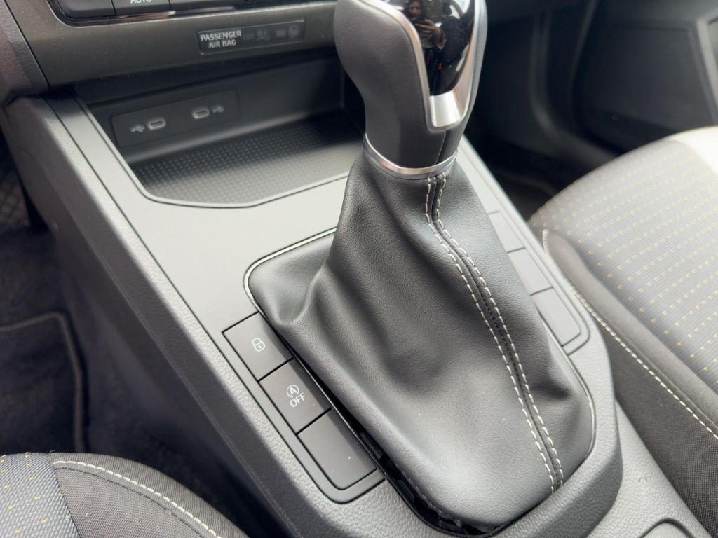 Fahrzeugabbildung SEAT Ibiza Road Edition  NAVI  CLIMATRONIC  ALLWETTER