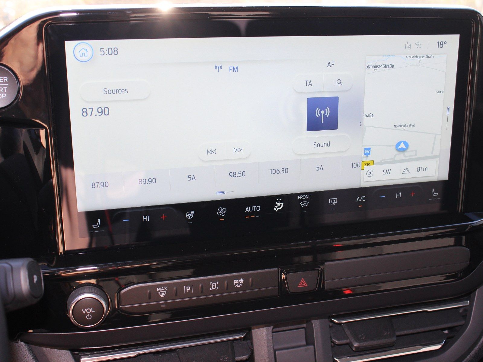 Fahrzeugabbildung Ford Tourneo Custom 320 L1 Tourneo Titanium FWD