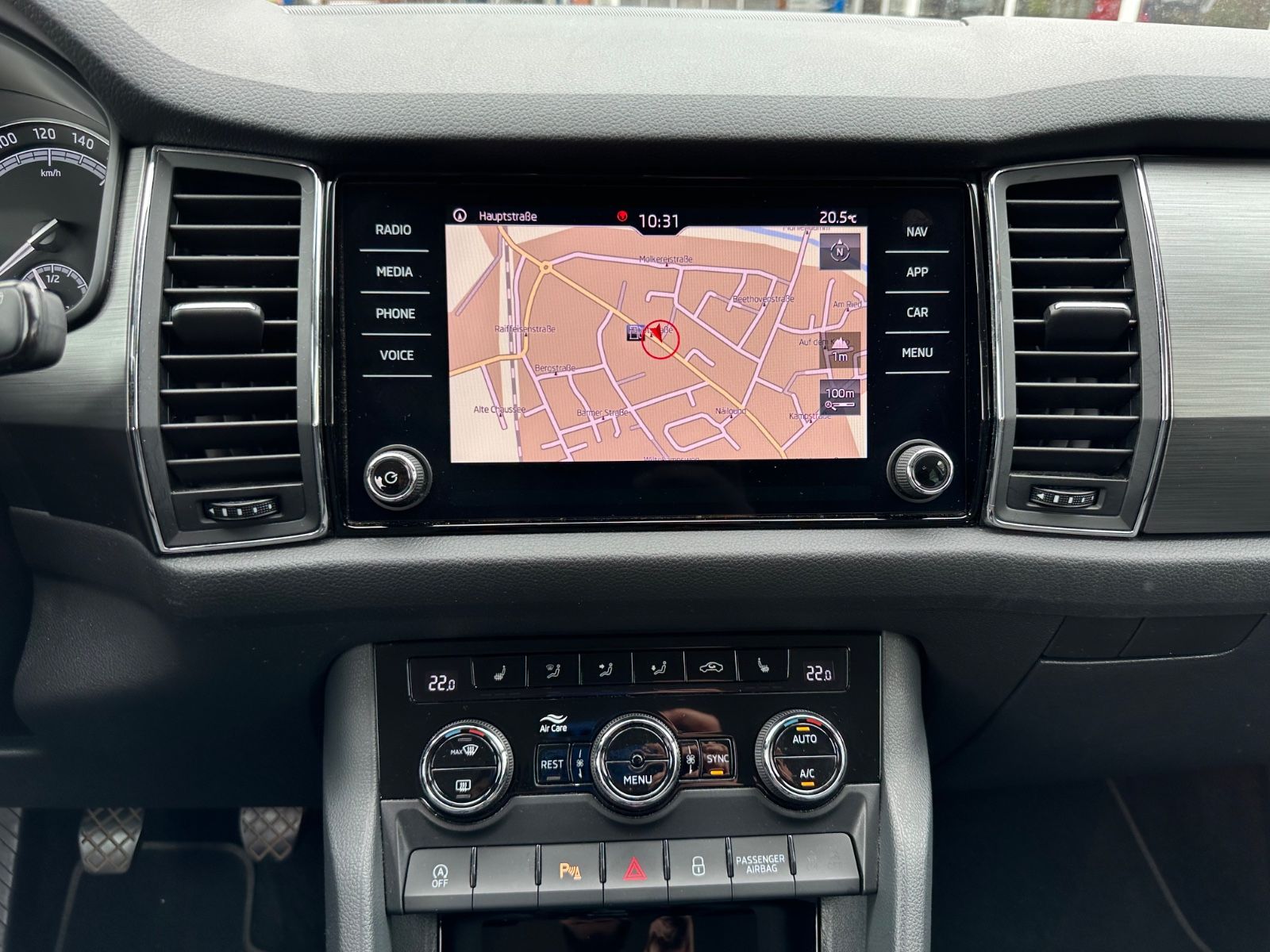 Fahrzeugabbildung SKODA Kodiaq 1.5 TSI Ambition LED/Navi/SHZG/18"
