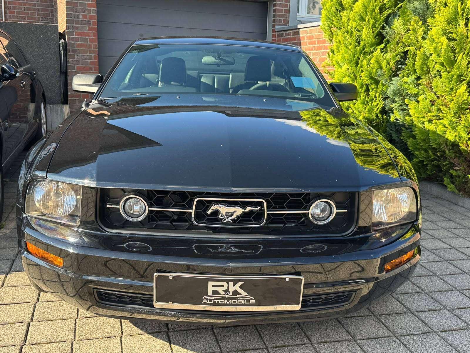 Ford Mustang Pony Paket mit Schaltgetriebe