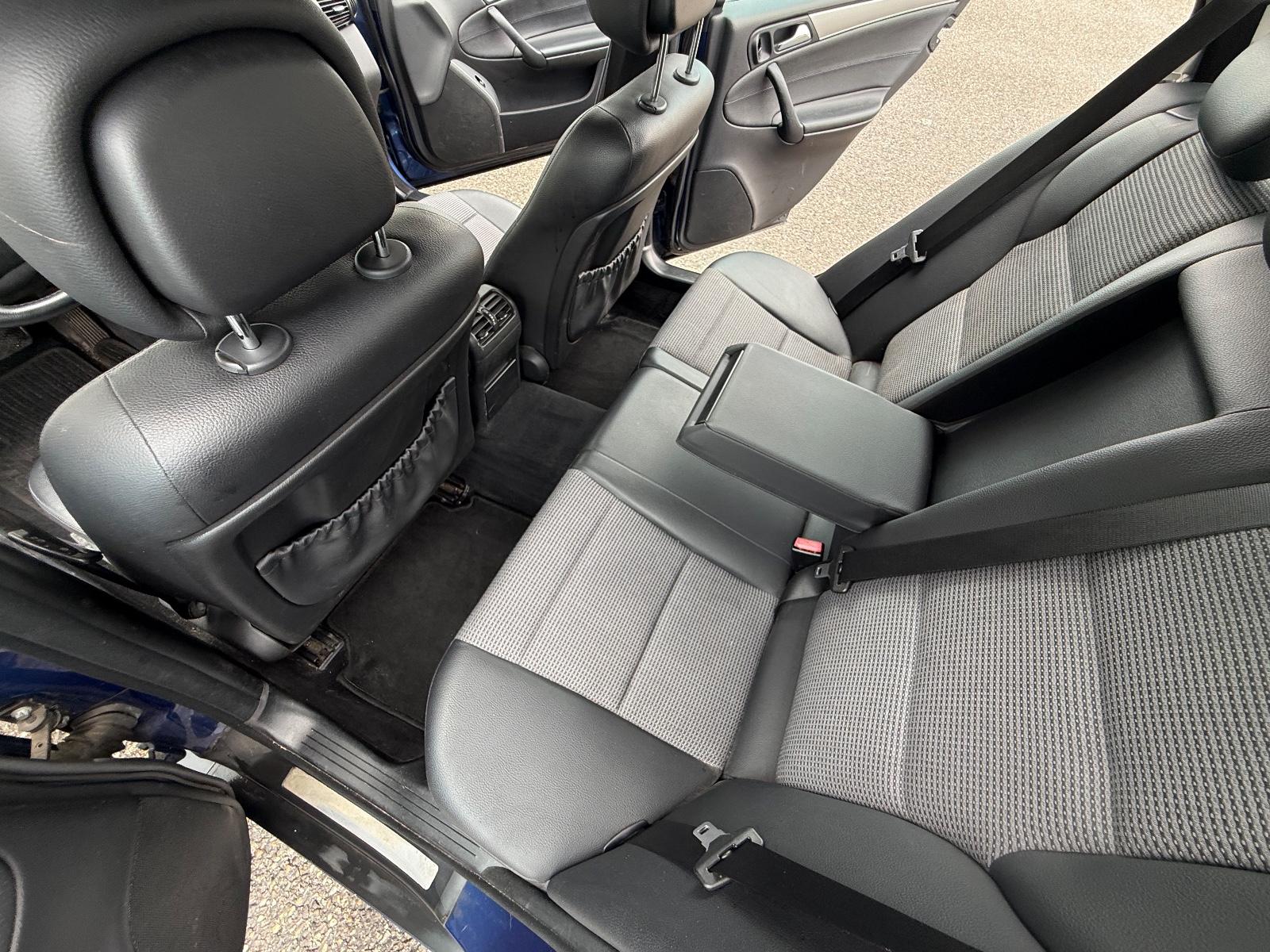 Mercedes-Benz C220 2007 — photo 11