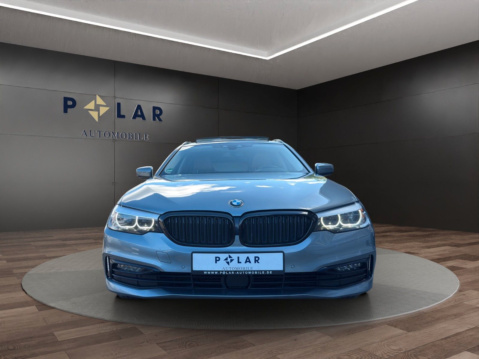 Fahrzeugabbildung BMW 520d Sport Line *Pano*Head-Up*AHK*Kamera*Leder*