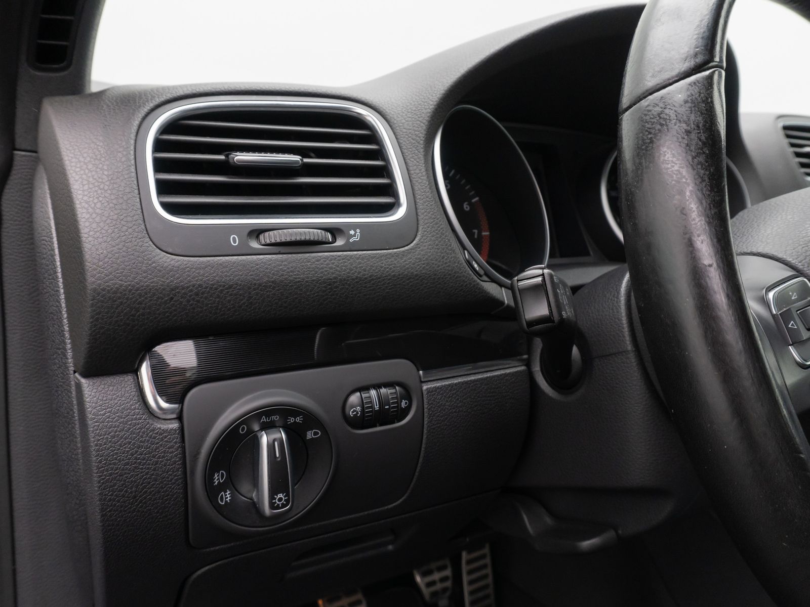 Fahrzeugabbildung Volkswagen Golf VI Cabriolet Basis PDC Navi Sitzhz Tempomat