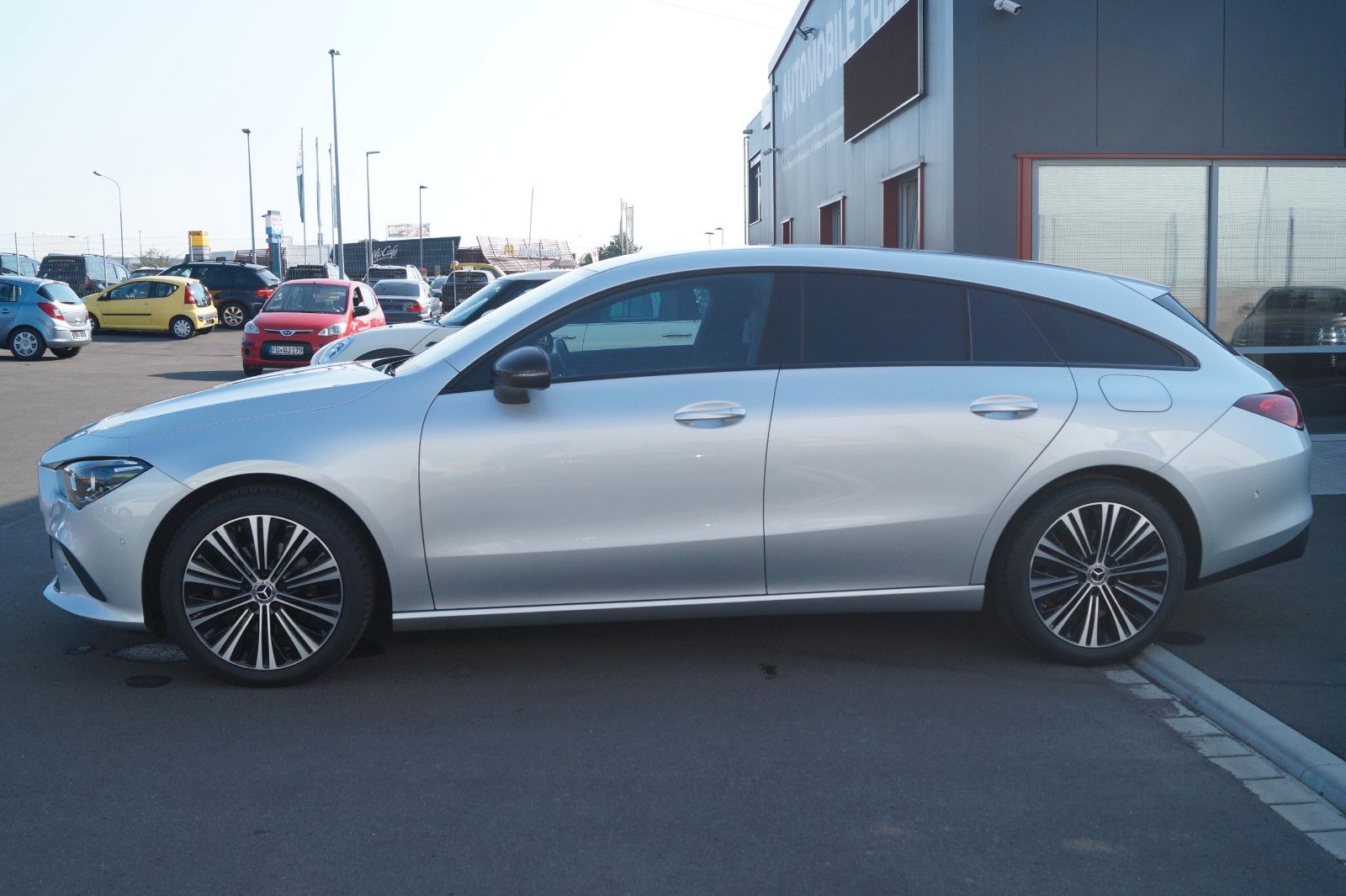 Fahrzeugabbildung Mercedes-Benz CLA Shooting Brake CLA 200 d