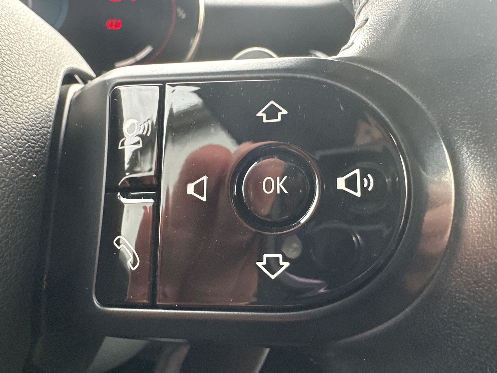 Fahrzeugabbildung MINI John Cooper Works Cabrio Sport-Aut. NAV+LED+ACC