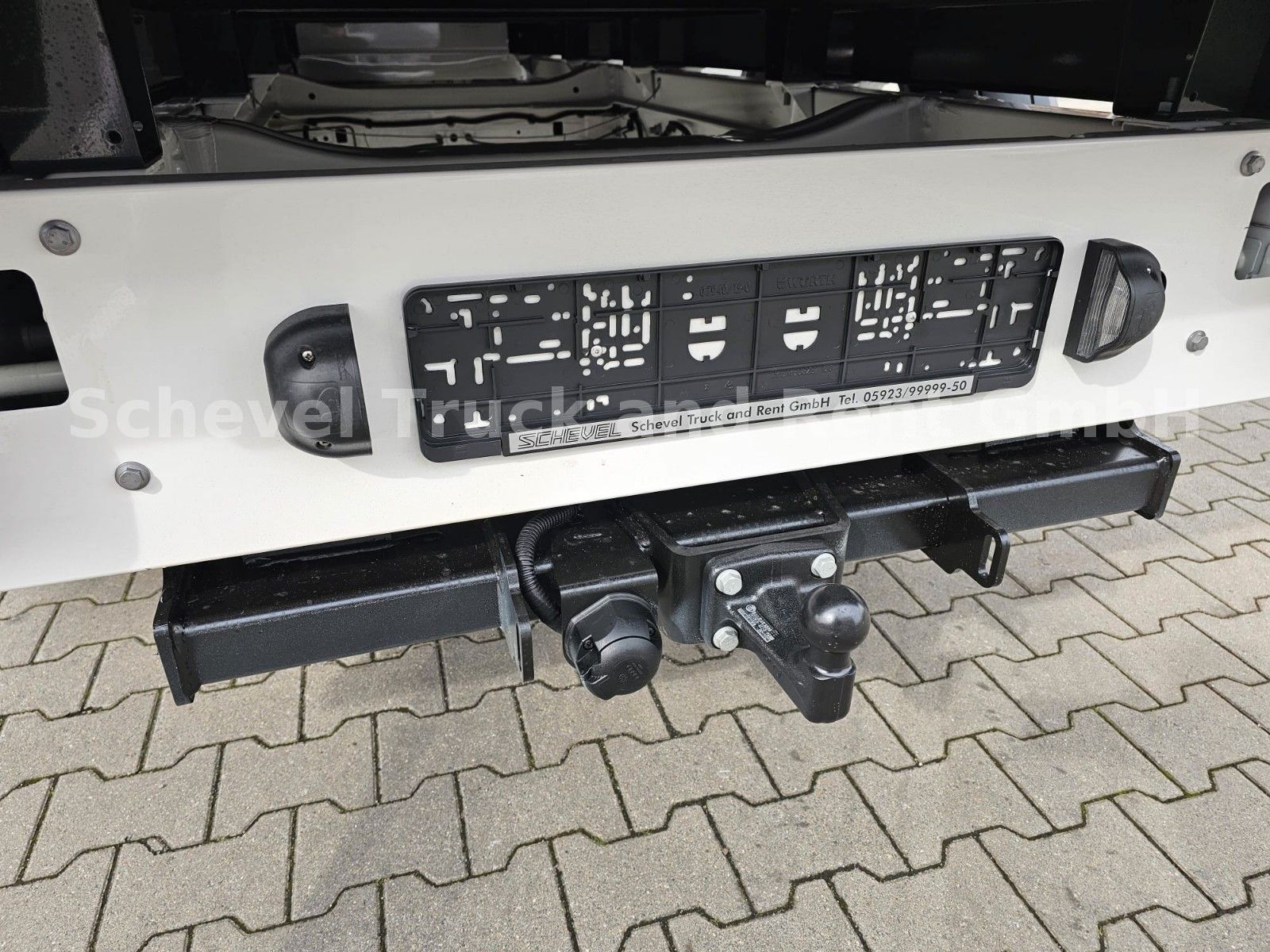 Fahrzeugabbildung MAN TGE 3.180 Pritsche Plane / Automatik / 4x2 / AHK