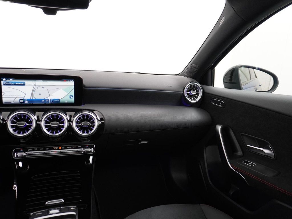 Mercedes-Benz A 180 Star Edition AMG Line | Panorama - Schiebe