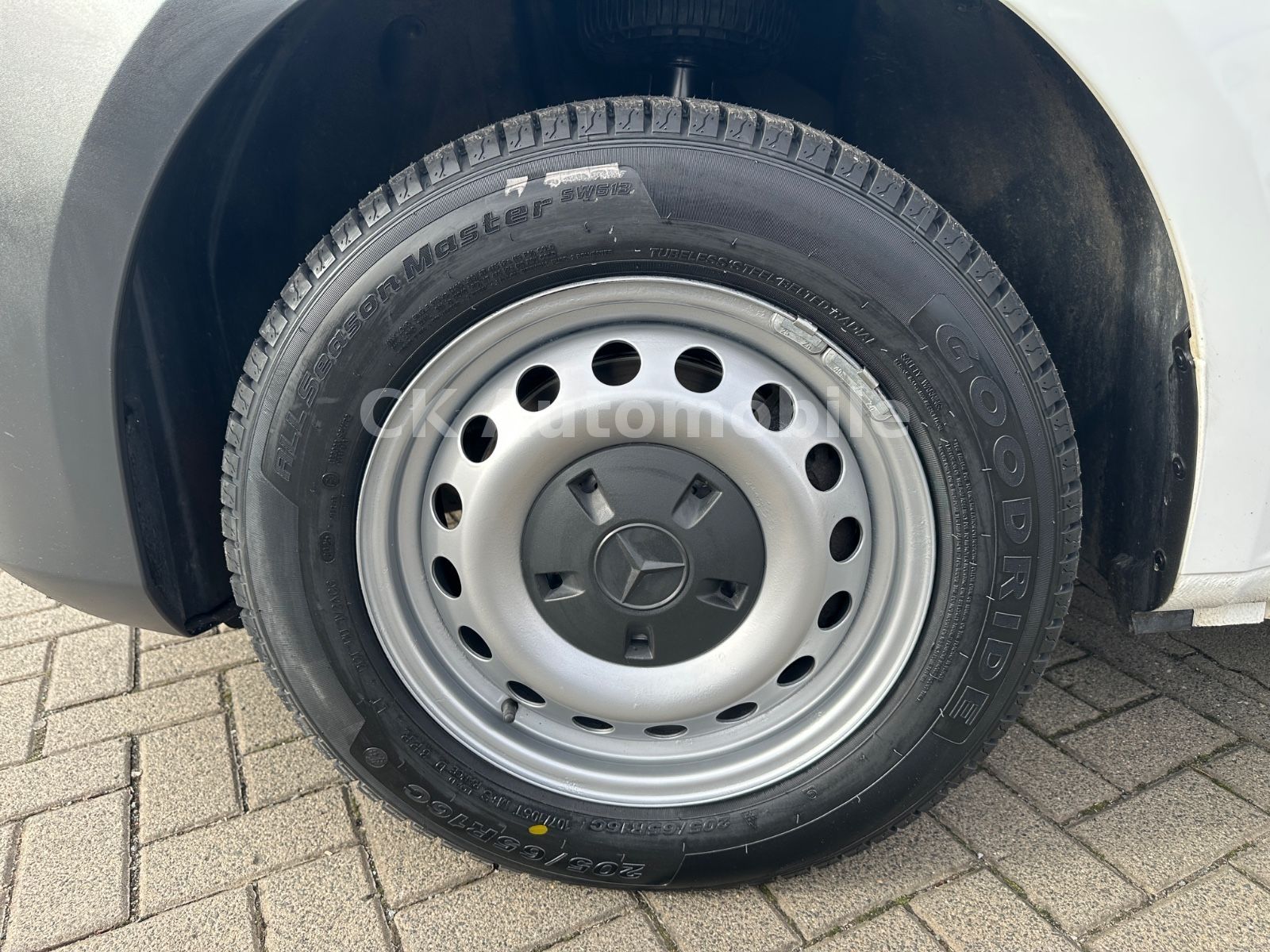 Fahrzeugabbildung Mercedes-Benz Vito Kasten 116 CDI RWD lang Autom./Klima/PDC