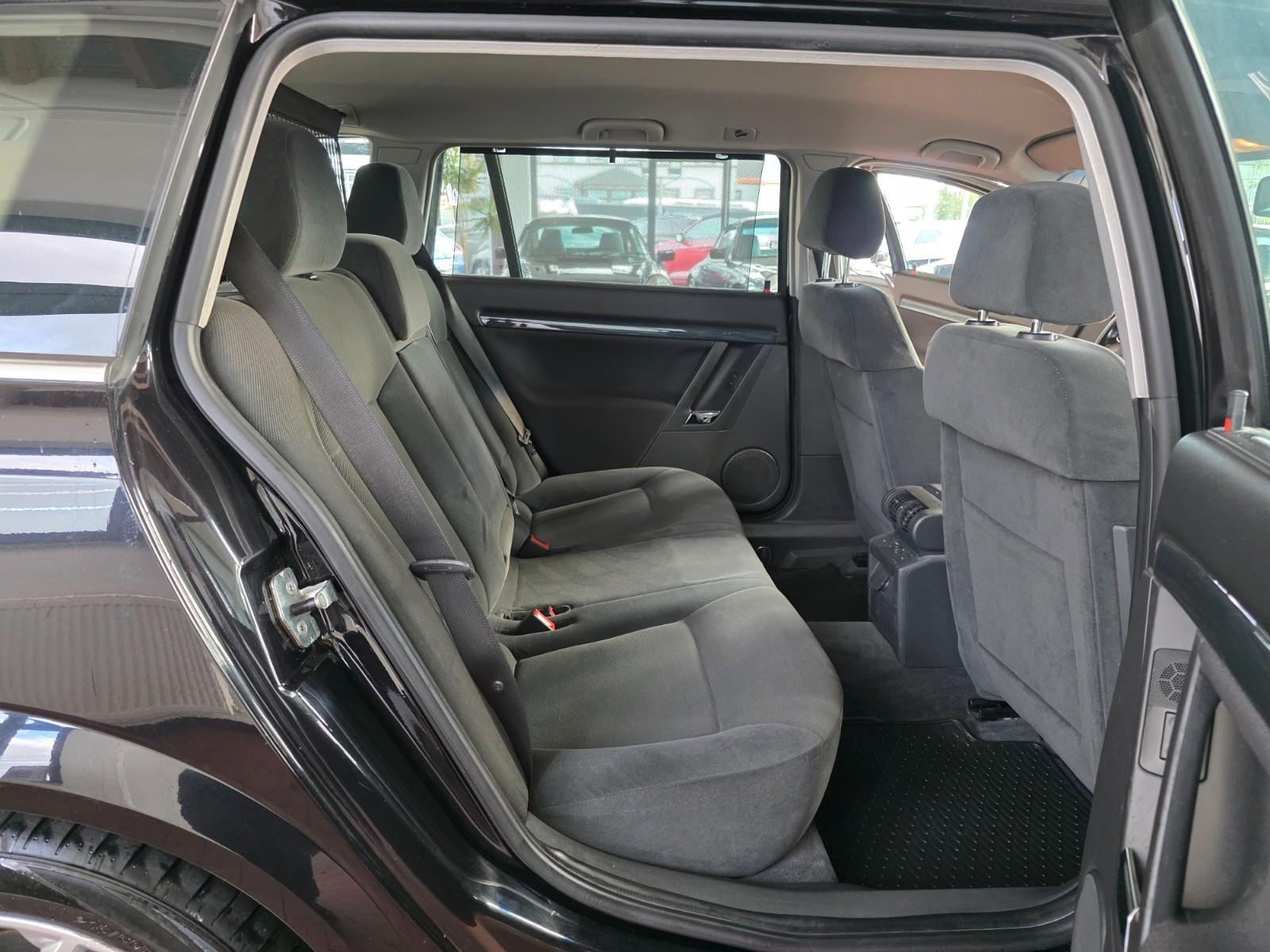 Opel Vectra 2004 — photo 33
