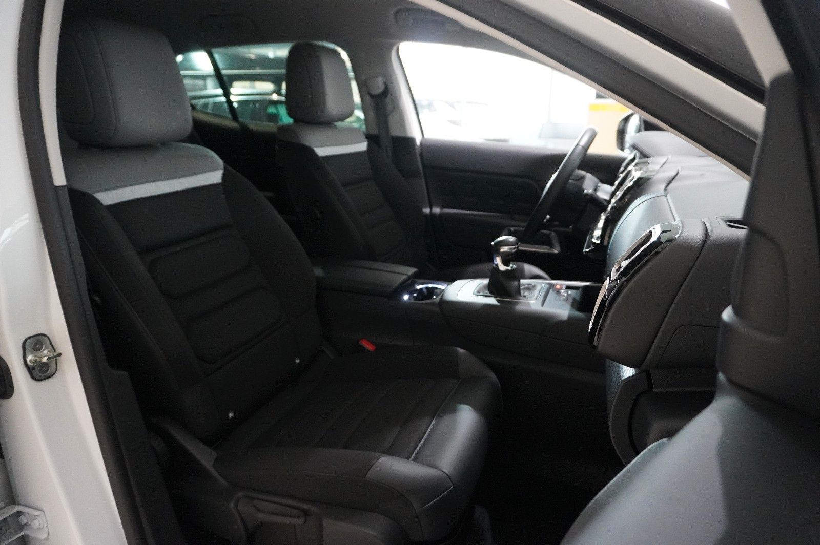 Fahrzeugabbildung Citroën C5 Aircross 1.2T FEEL PACK NAVI/LED/KAMERA/VIRT.