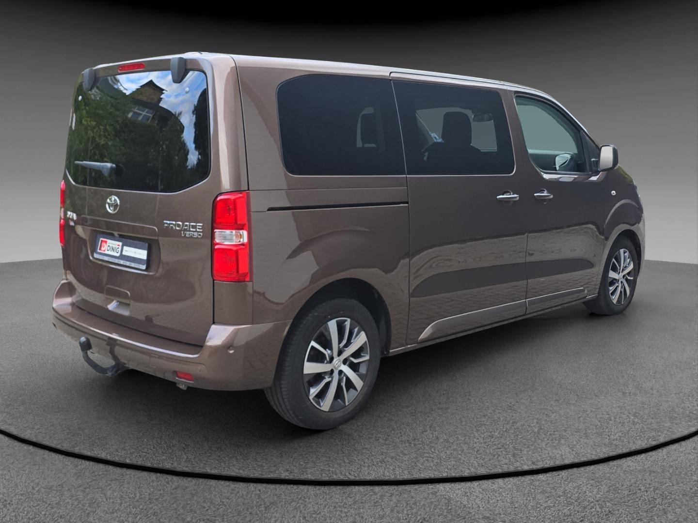Toyota Proace Verso L1 Team Deutschland Mehrzonenklima 