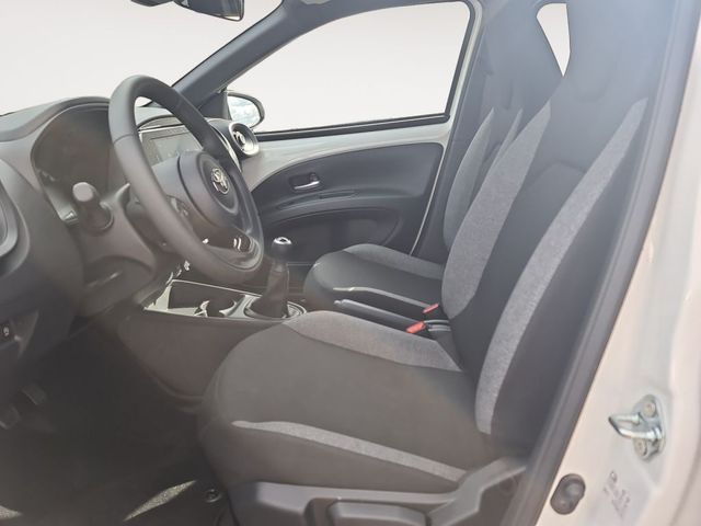 Aygo X Play