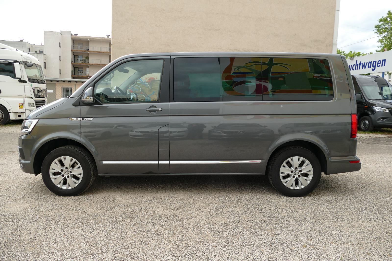 Volkswagen T6 Transporter Bus Multivan 70 Jahre Bulli