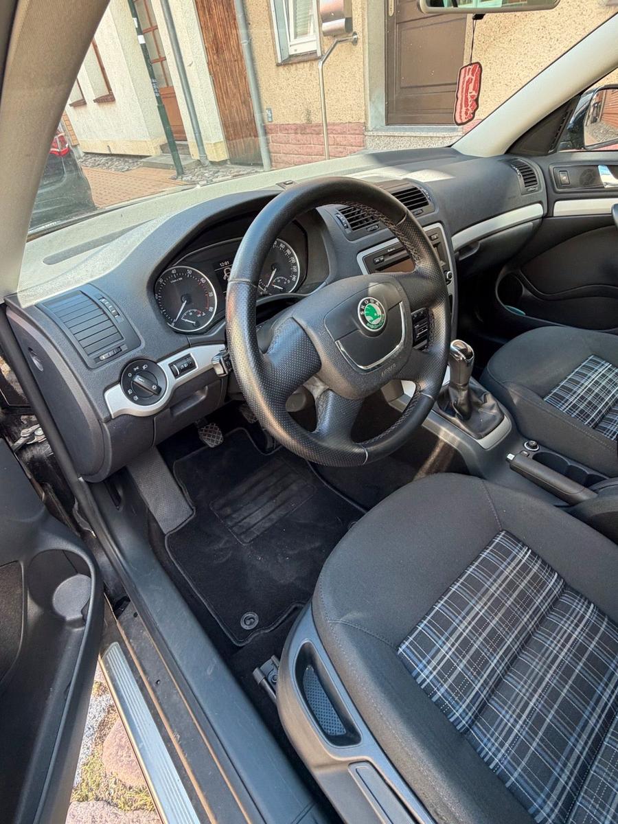 Skoda Octavia 2012 — photo 10