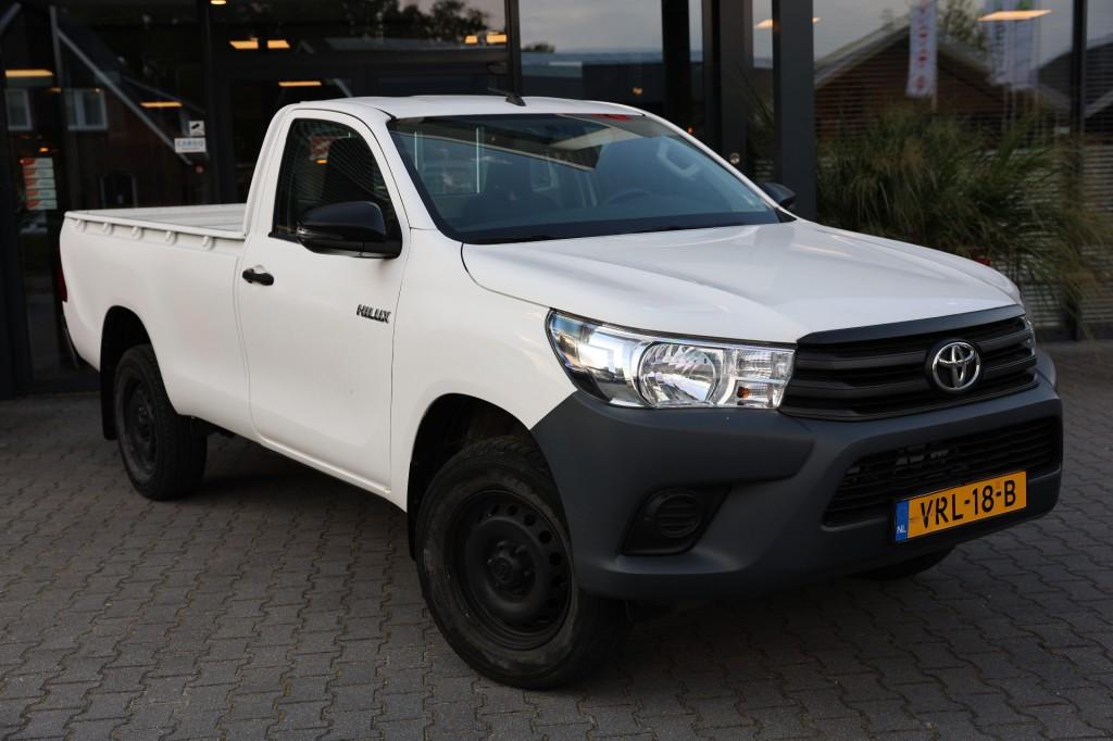 Toyota Hilux 2.4 D-4D ENKEL CABIN 4WD VAN  