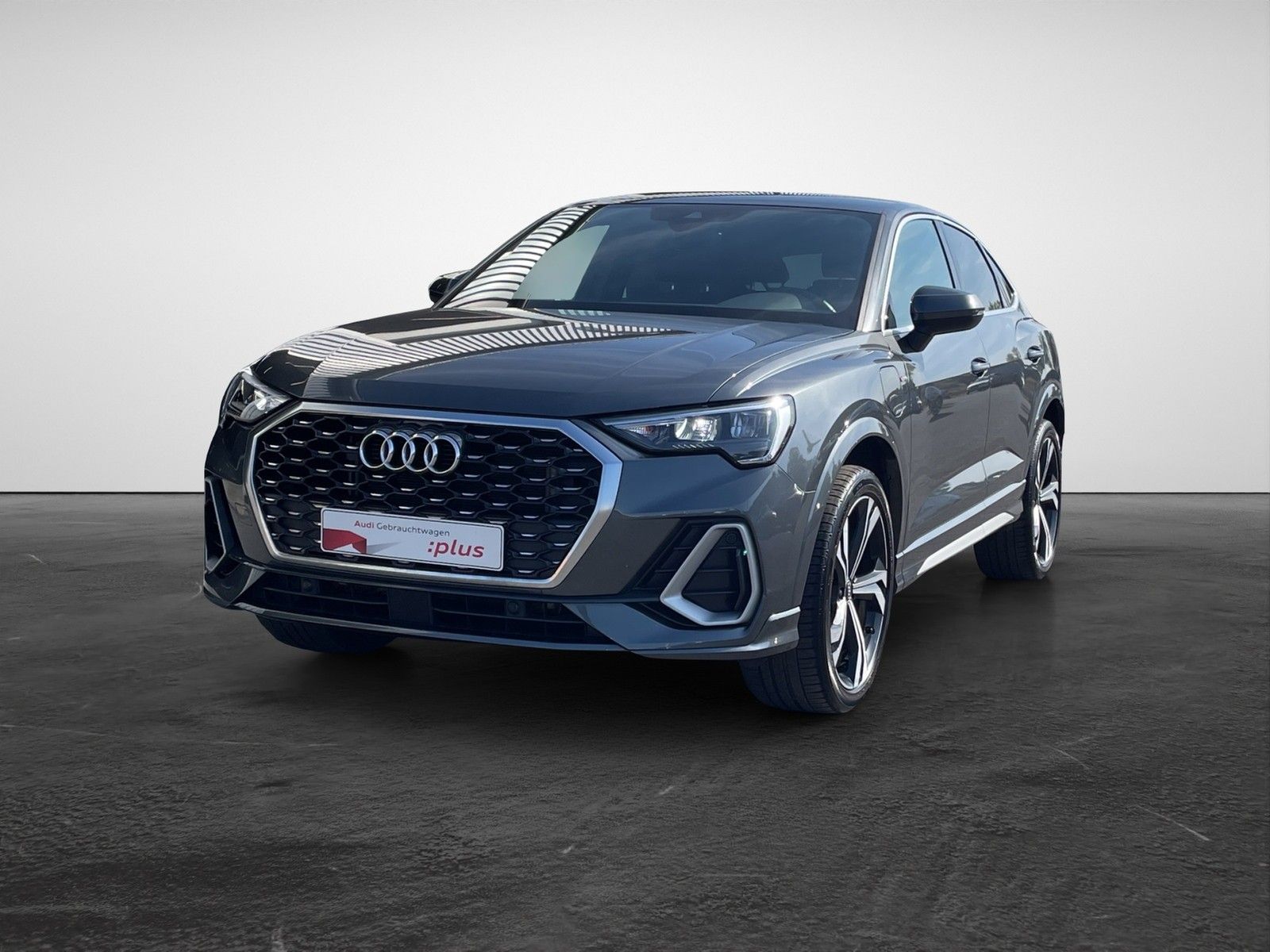 Audi Q3 Sportback 45 TFSI e S tronic S line AHK Navi imagem 2