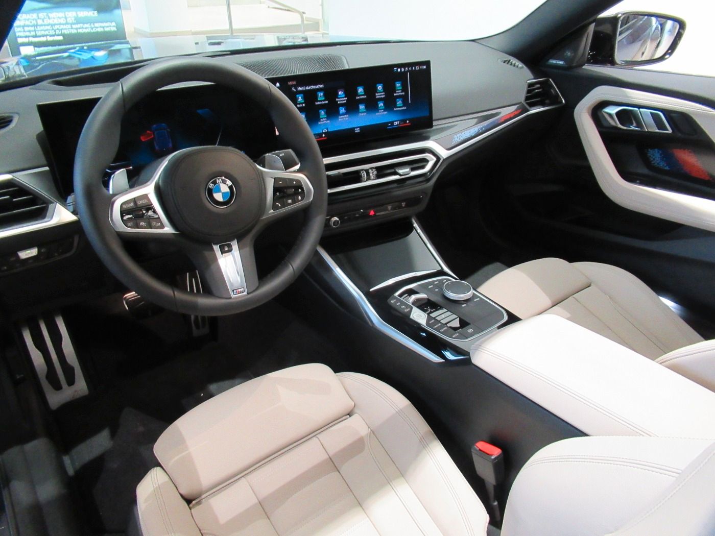 Fahrzeugabbildung BMW M240i xDrive Coupé M-Sport-Pro GSD/HUD/360/HK