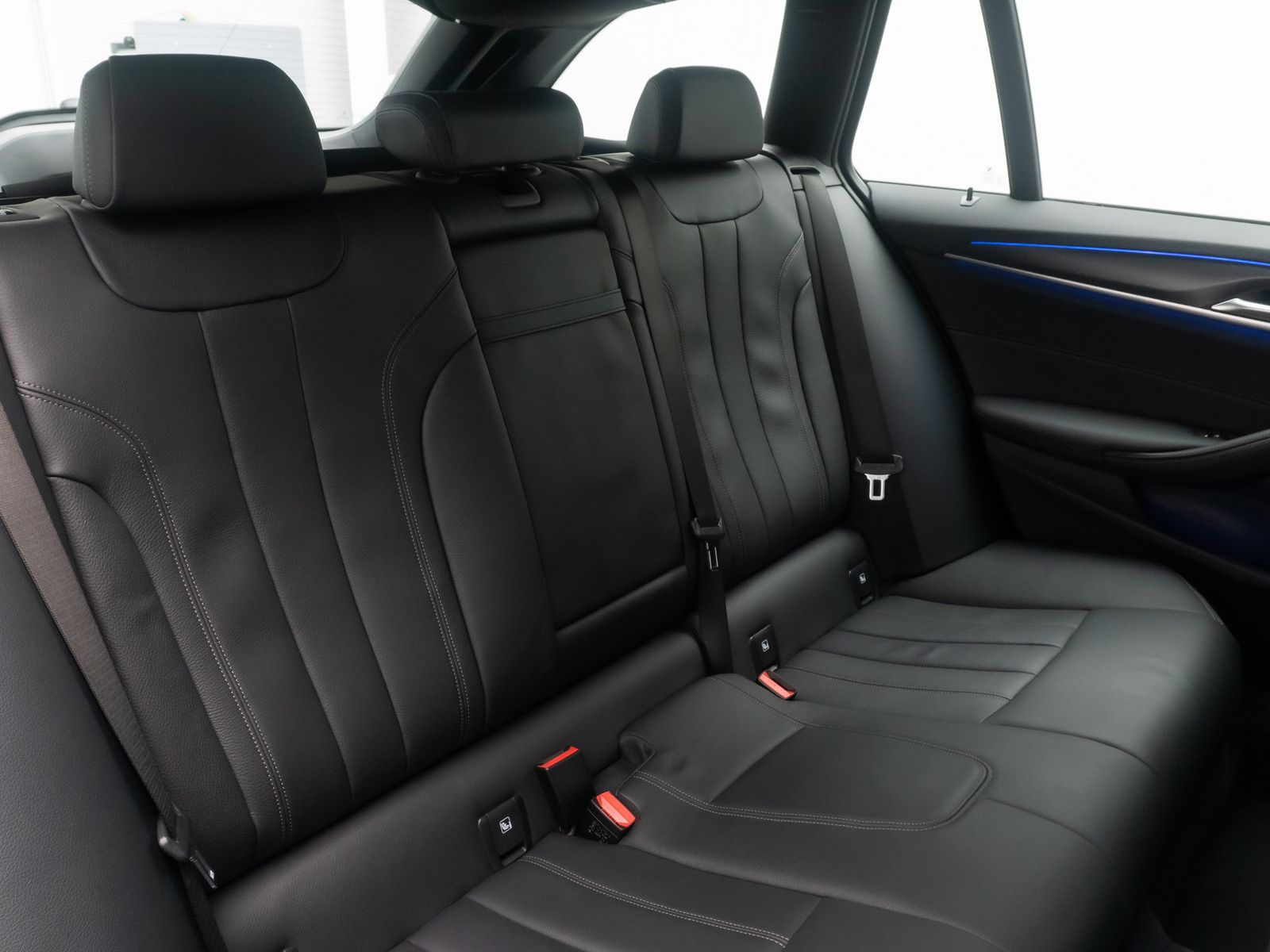 Fahrzeugabbildung BMW 540d xD M Sport Massage HUD Laser Belüftung 20"