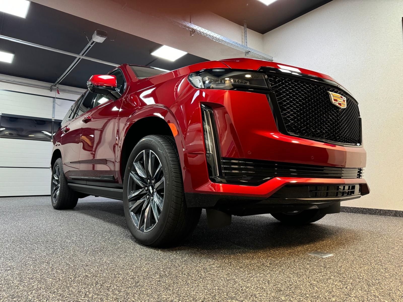 Fahrzeugabbildung Cadillac ESCALADE SPORT-PLATINUM 6.2 V8 -NIGHT VISiON 3 J