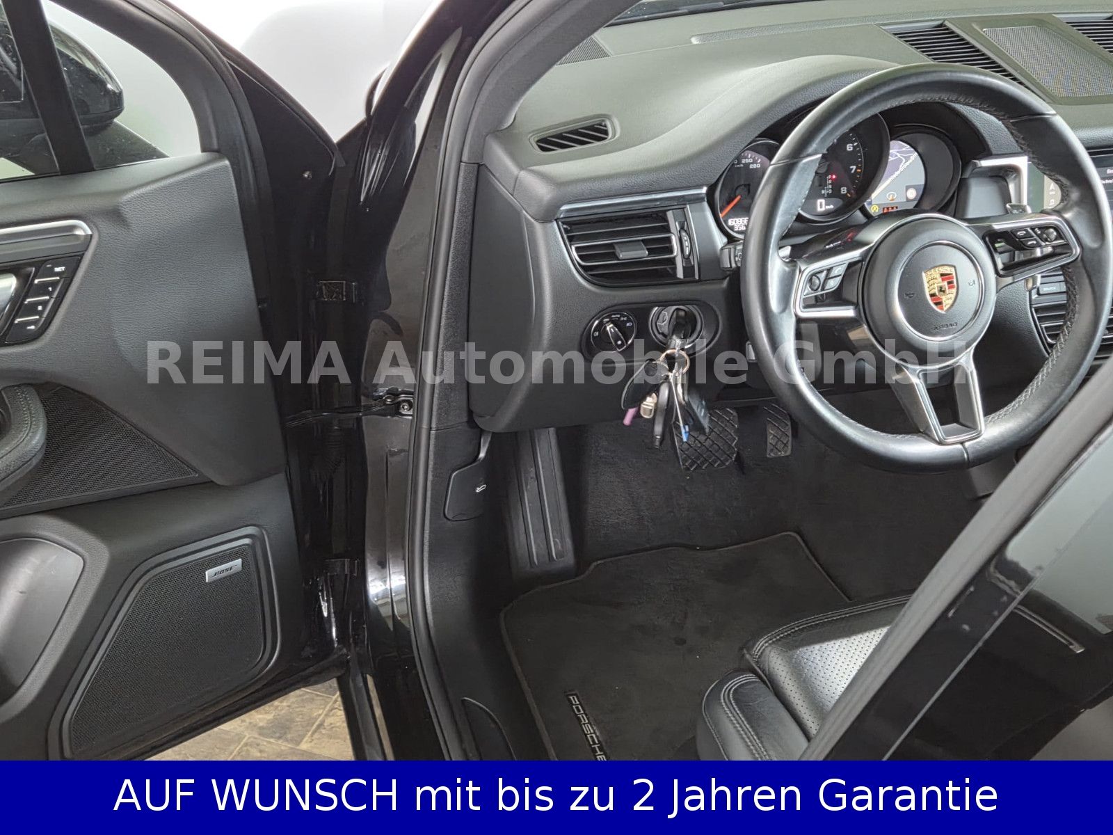 Fahrzeugabbildung Porsche Macan 2,0i, , LED, Standheizung, Luft, Pano