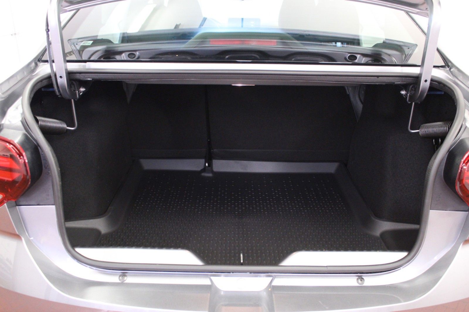 Fahrzeugabbildung Dacia Logan III TCe 90 Expression*Media Nav*PDC*