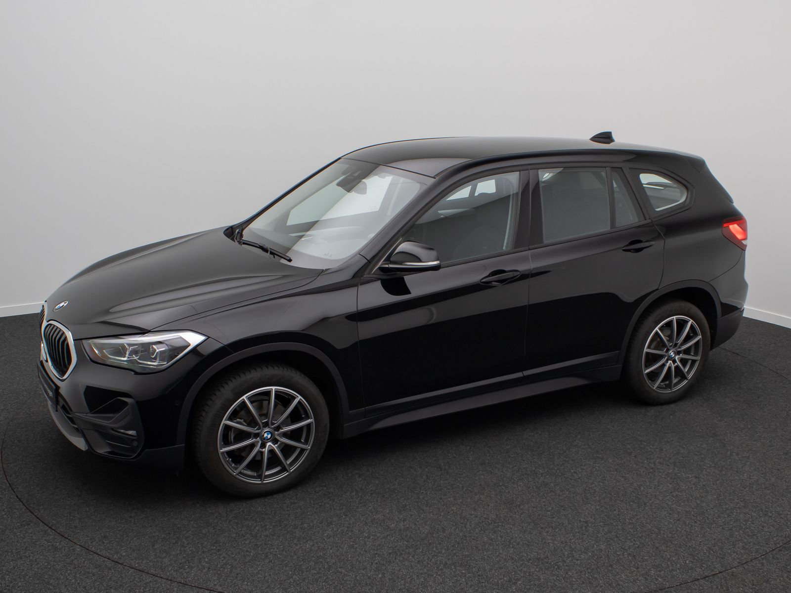Fahrzeugabbildung BMW X1sD18i DAB HiFi Lenkrhzg DrivAssist Parkassist