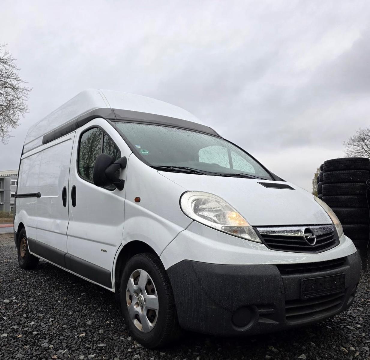 Opel Vivaro Kasten L2H2 Klima 1.Hand TÜV NEU 84.000KM