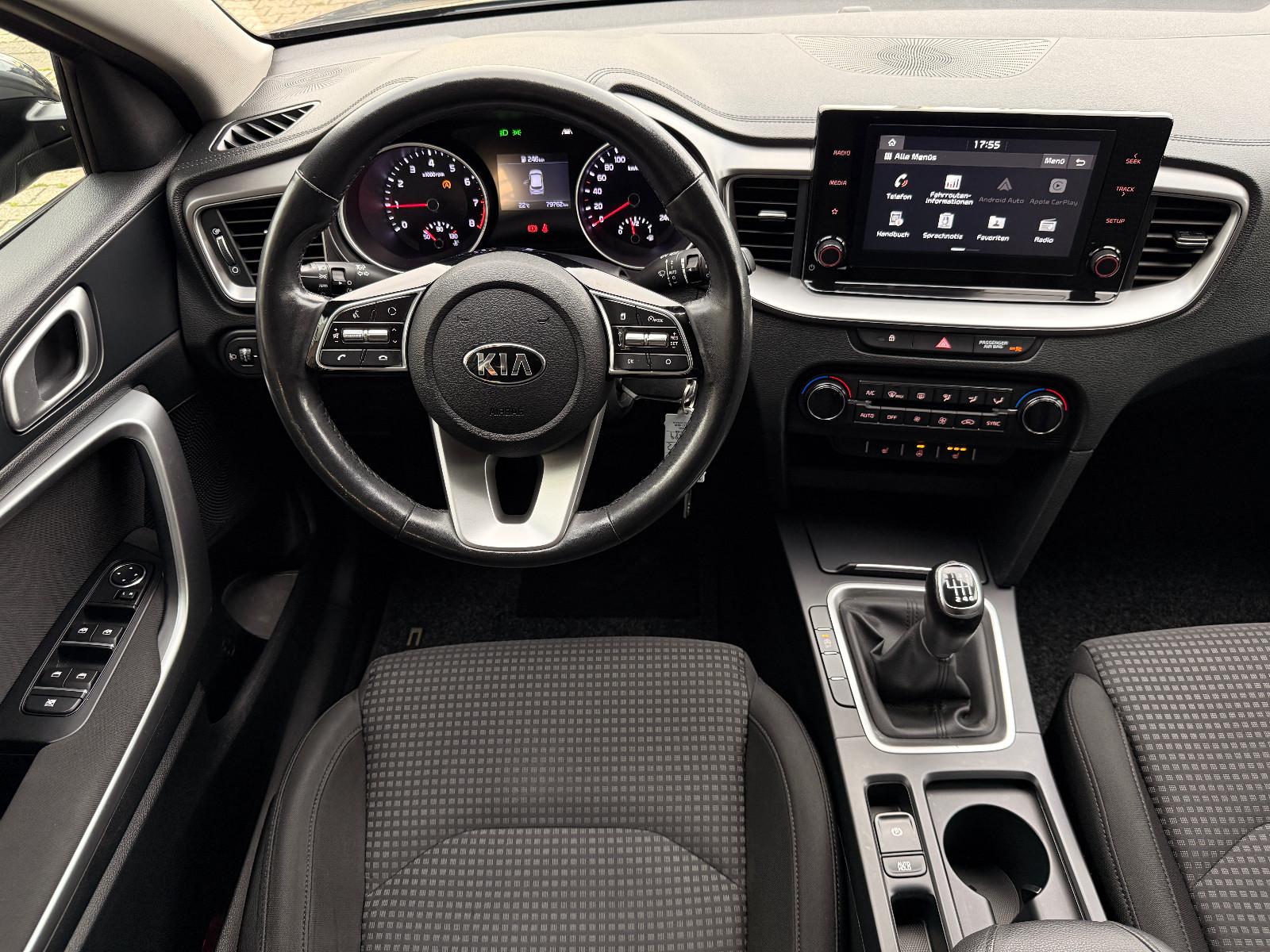 Kia Ceed 1.0 T-GDI 100 Attract/CarPlay/Android/Sitzh