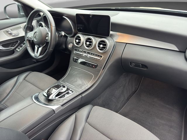 Fahrzeugabbildung Mercedes-Benz C 220 Td Avantgarde+LED+Distronic+CAM+Standh+AHK