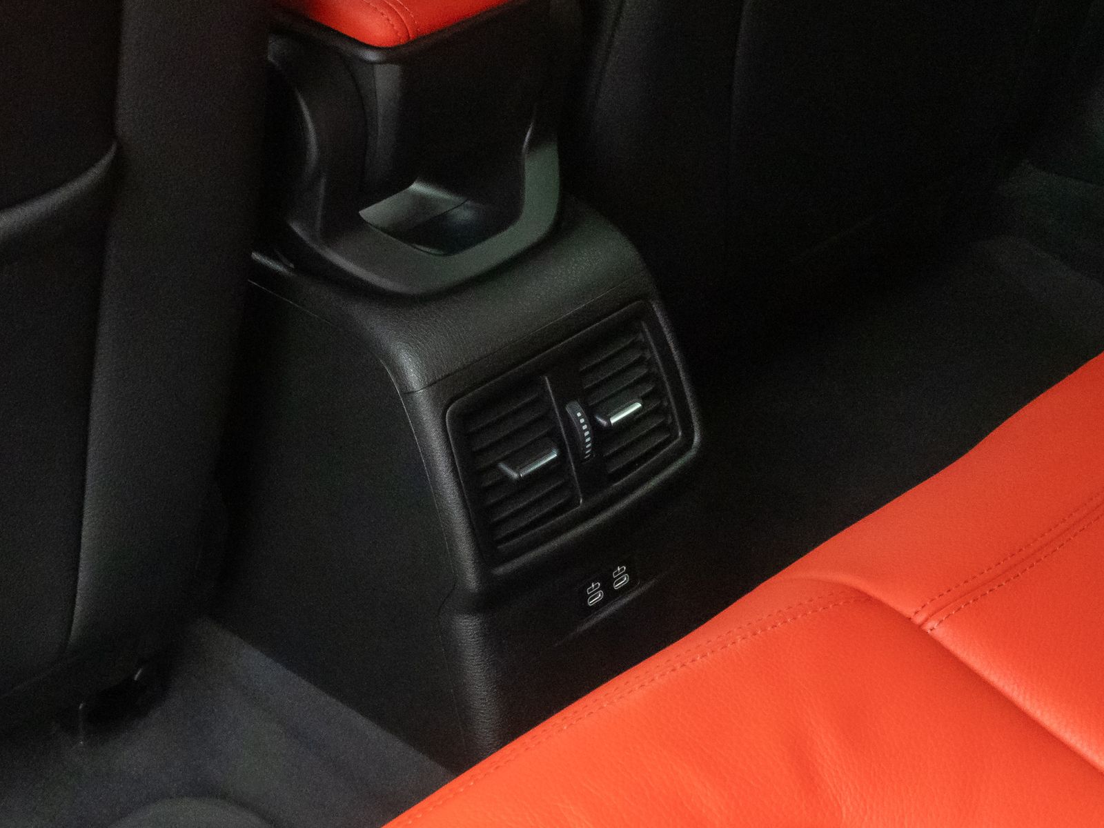 Fahrzeugabbildung BMW X2 xD25e M Sport Kamera HUD DAB HiFi Komfort 19"