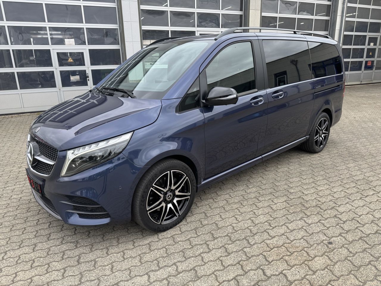 Mercedes-Benz V 250d Avantgarde Ed. lang 4x4 AMG*Distronic*AHK