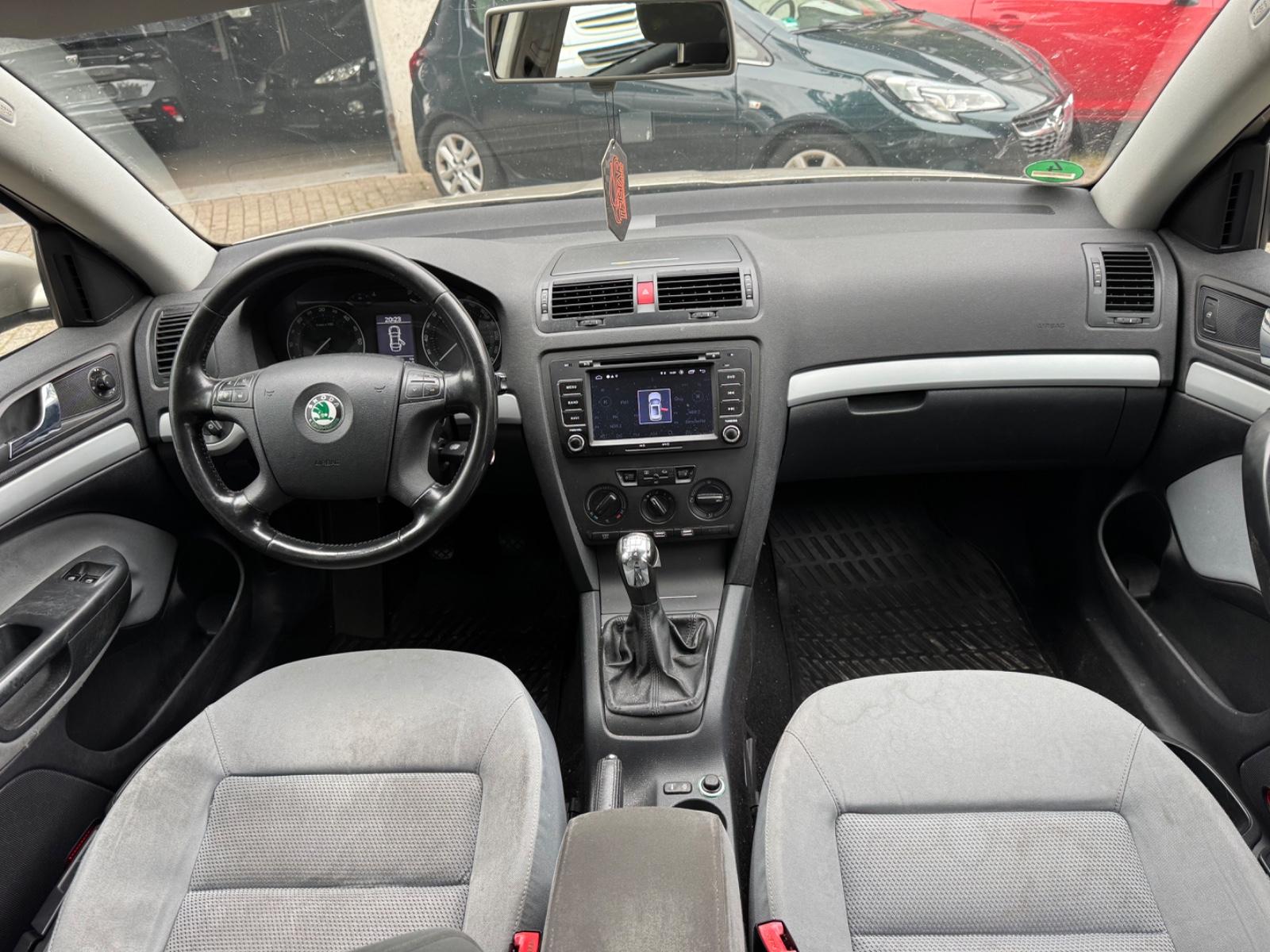 Skoda Octavia 2005 — photo 18