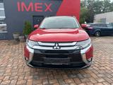 Mitsubishi Outlander Edition+ 4WD 150 PS Autom. Navi AHK - rote Mitsubishi Outlander