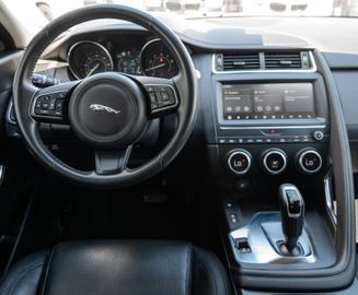 Fahrzeugabbildung Jaguar E-PACE 2.0 S AWD 1.HAND|KAMERA|LED|KEYLESS|SPURH