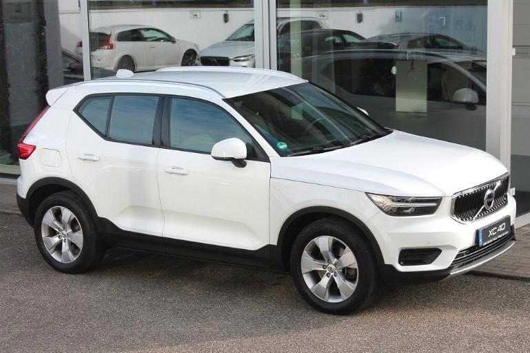 Volvo XC40 Momentum Pro