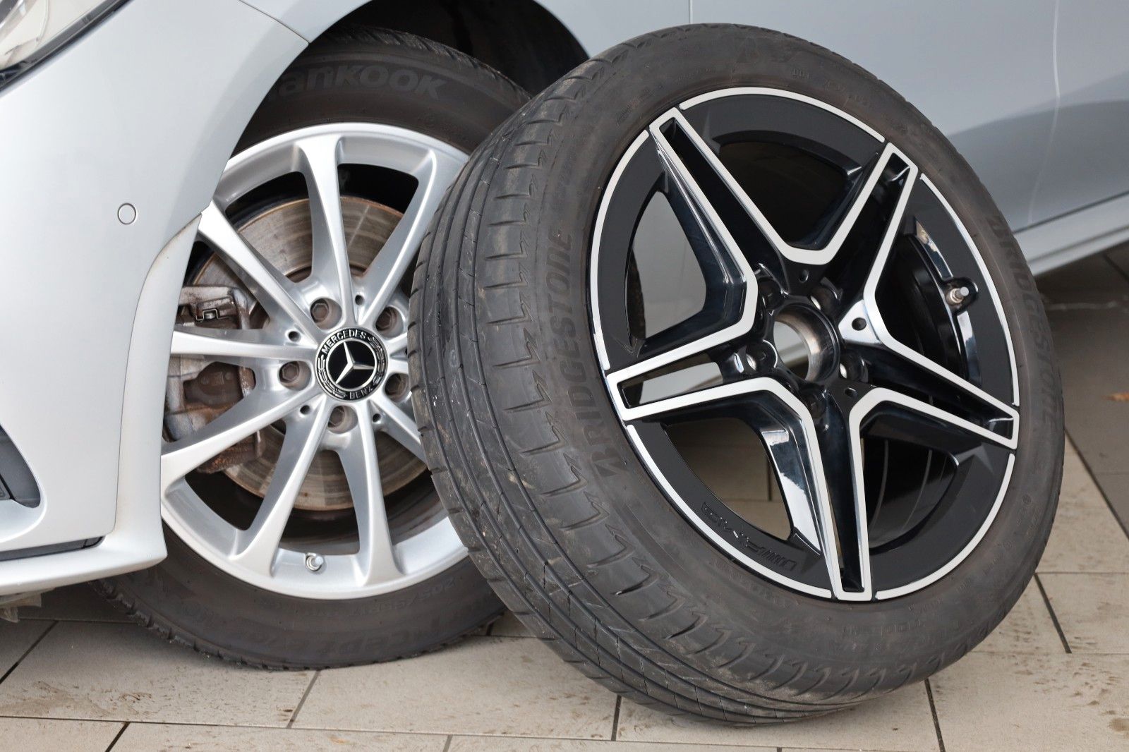 Fahrzeugabbildung Mercedes-Benz CLA 220d SB 4M AMG Line T.Leder,Navi,Night/ParkP