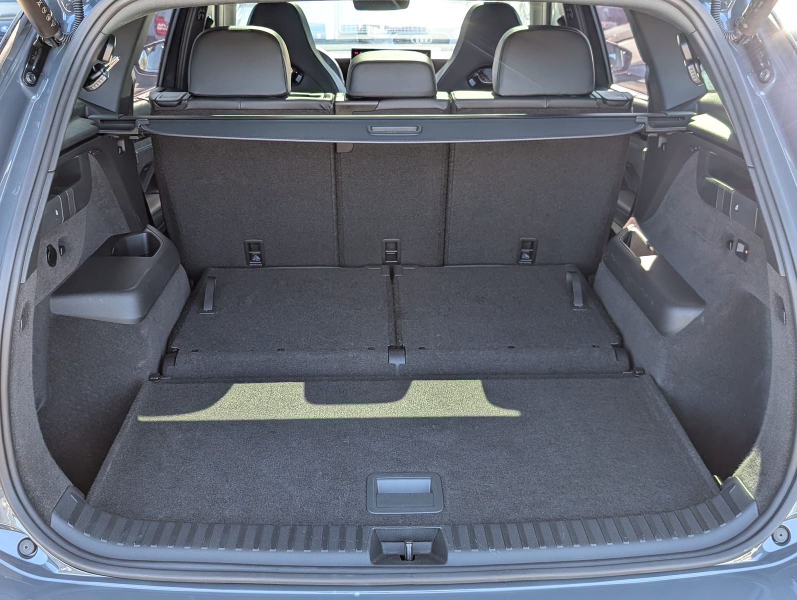Fahrzeugabbildung Volkswagen Tayron 2.0TDI 4M R-Line 7Si*MATRIX*AHK*PANO*H&K