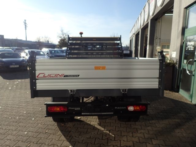 Fahrzeugabbildung Piaggio Porter NP6 3-Seitenkipper TW LPG SR HDTOP-Paket