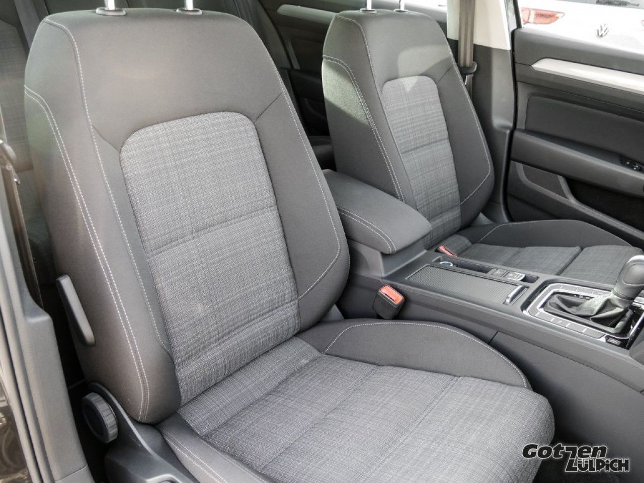 Fahrzeugabbildung Volkswagen Passat Variant Business 1,5TSI DSG Navi Klima
