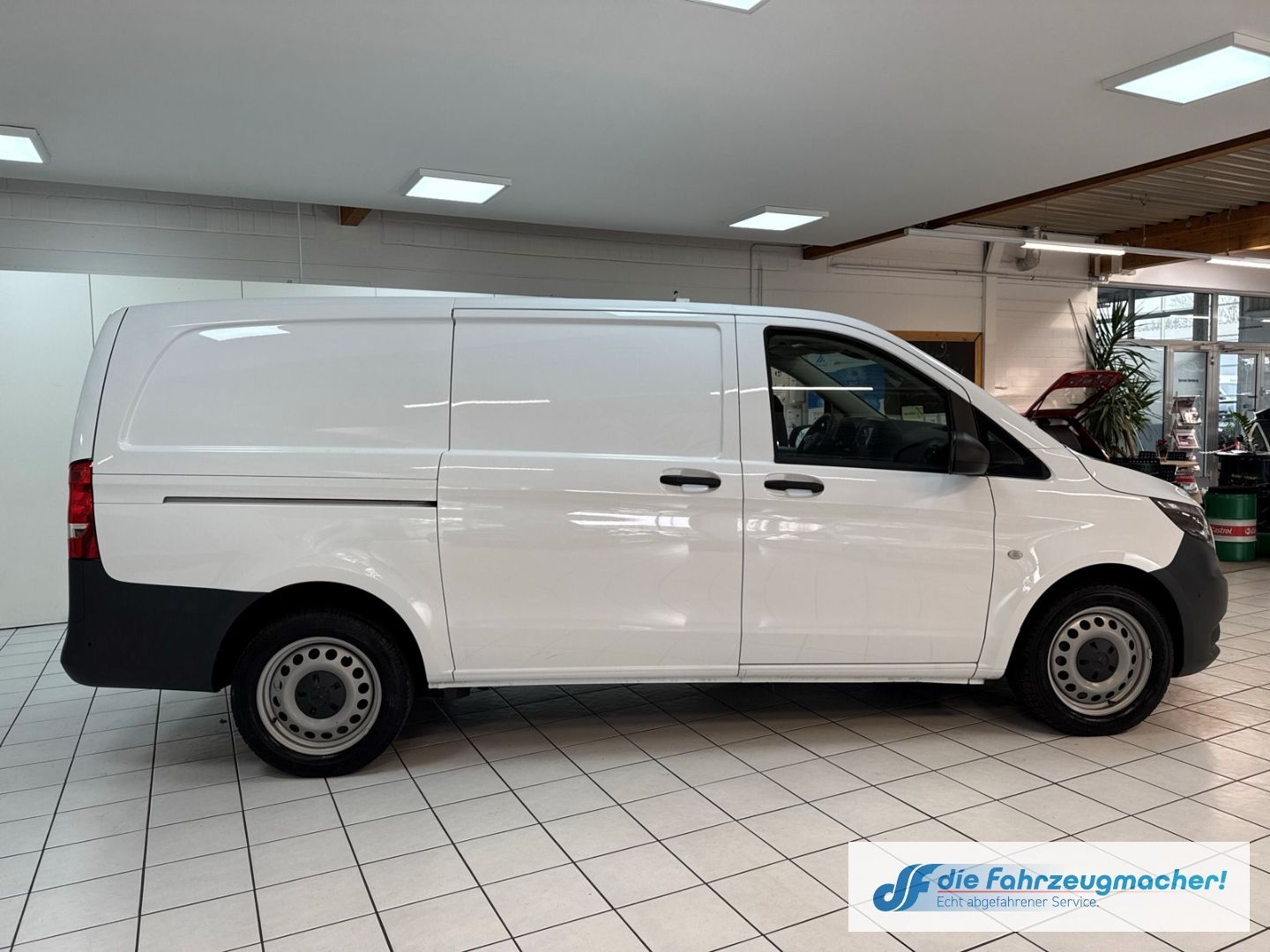 Fahrzeugabbildung Mercedes-Benz Vito Kasten 114 CDI RWD lang Navi DAB SHZ Rückfa